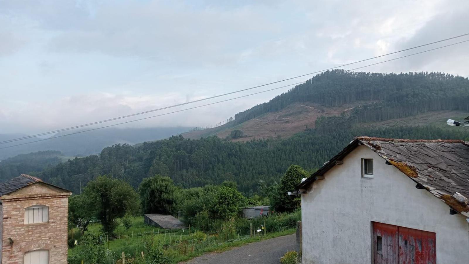 Apartamentos Minas de Silvarosa Viveiro Bagian luar foto